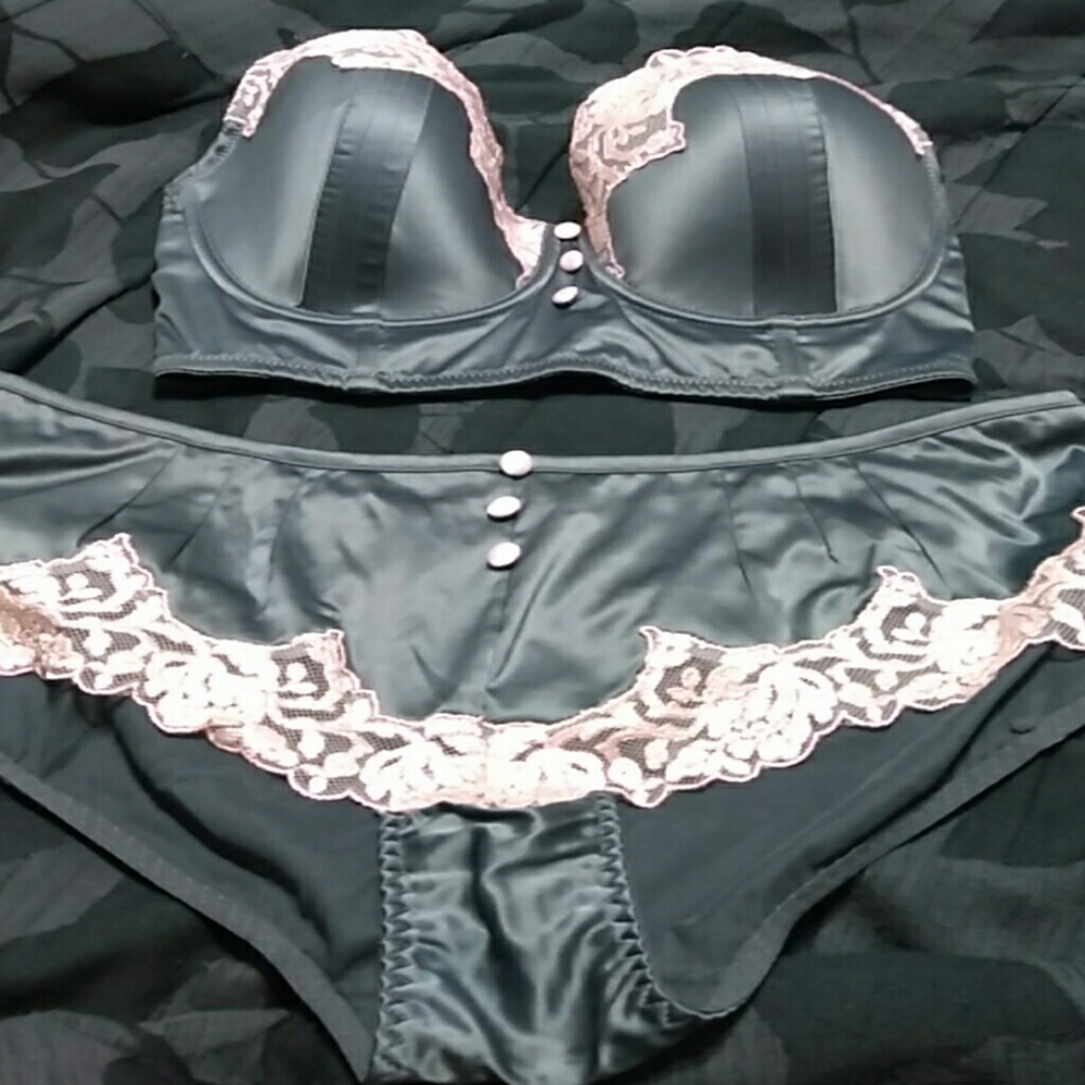 Adore Me Set